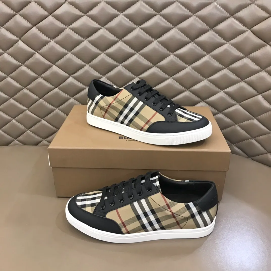 p360 "BURBERR*" men's classic low-top sneakers are reinterpreted in Vintage checkered cotton and matte calfskin, decorated with a new brand logo. First-layer sheepskin lining, embossed Burberry logo on the heel, and original TPU outsole! Size: 38-44